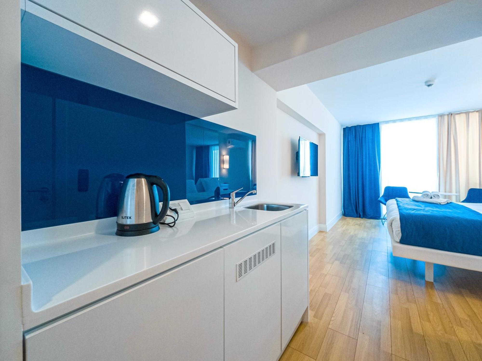 Amazing View Apartments Батуми Екстериор снимка