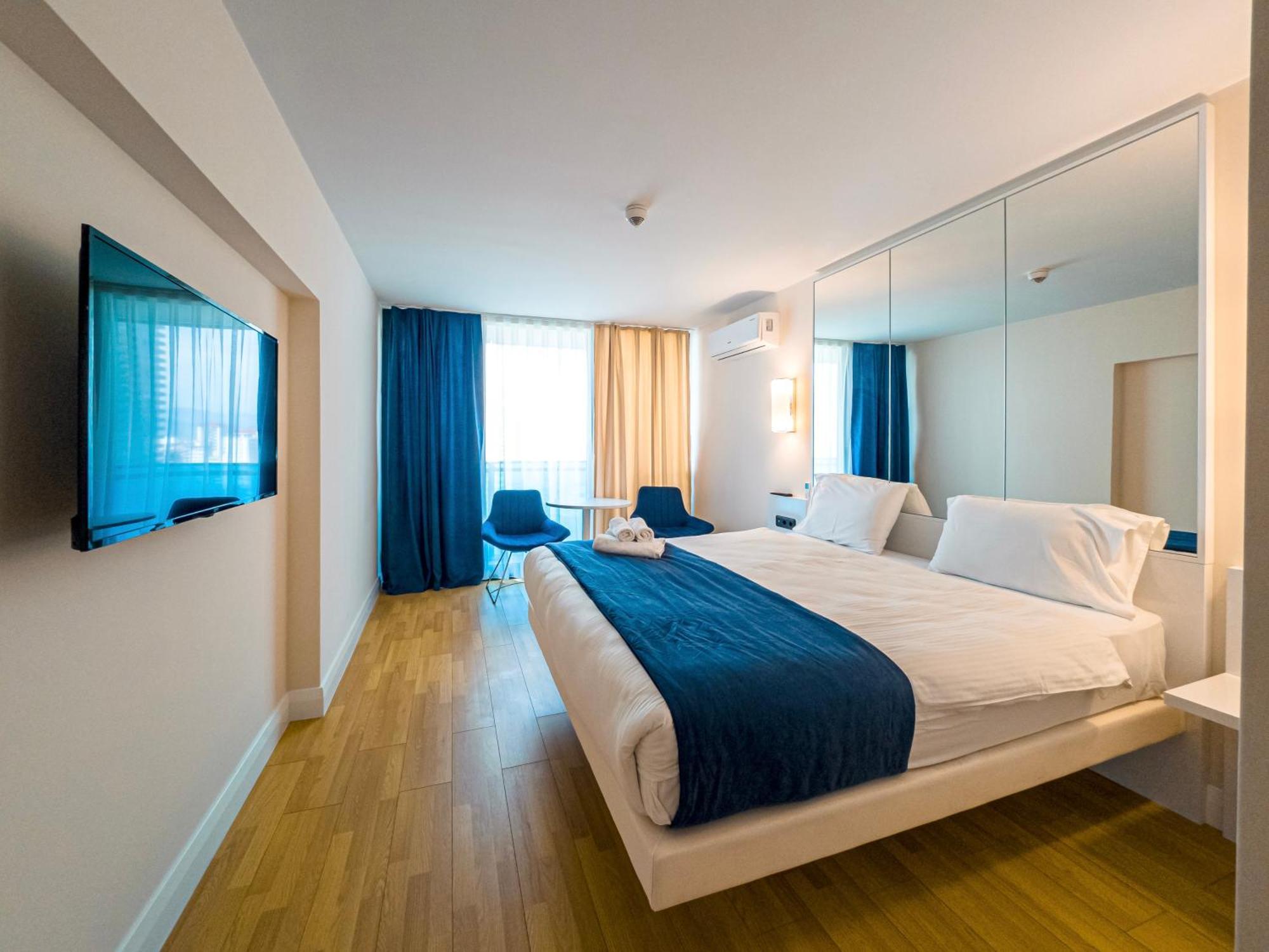 Amazing View Apartments Батуми Екстериор снимка